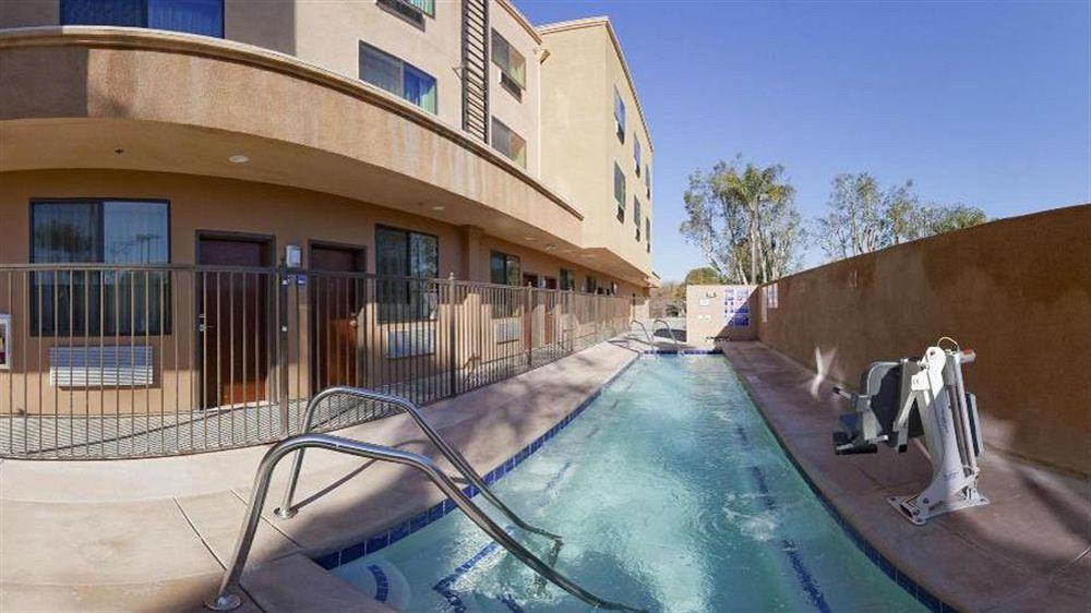 Courtyard By Marriott Los Angeles Woodland Hills Bagian luar foto