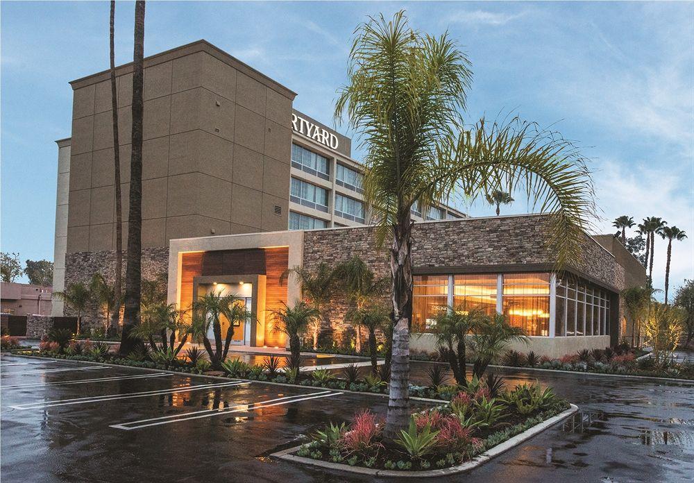 Courtyard By Marriott Los Angeles Woodland Hills Bagian luar foto