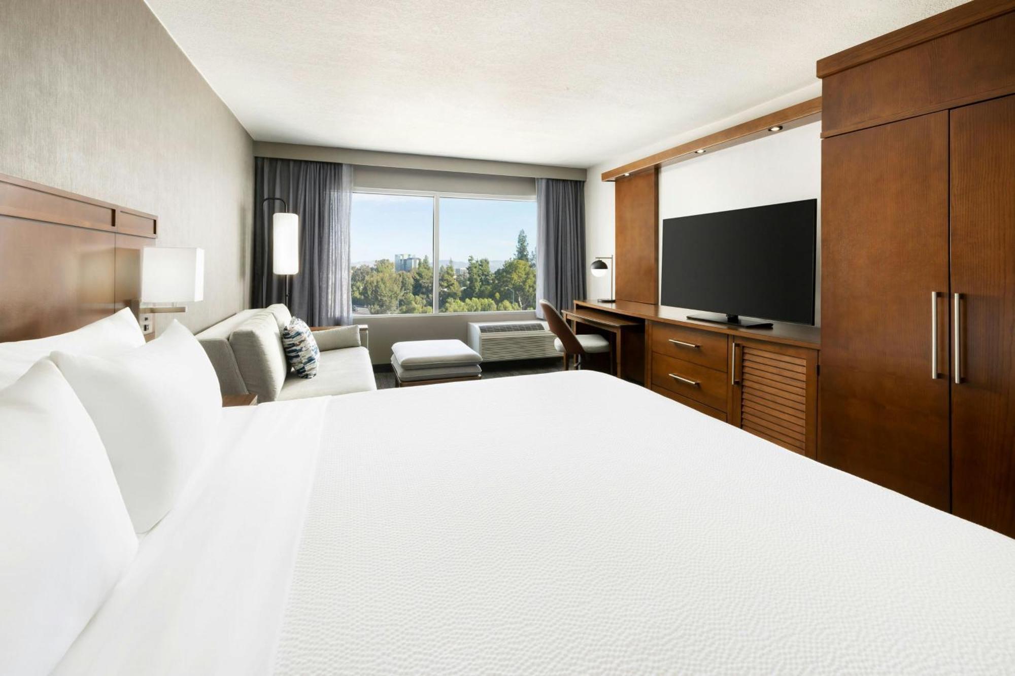 Courtyard By Marriott Los Angeles Woodland Hills Bagian luar foto
