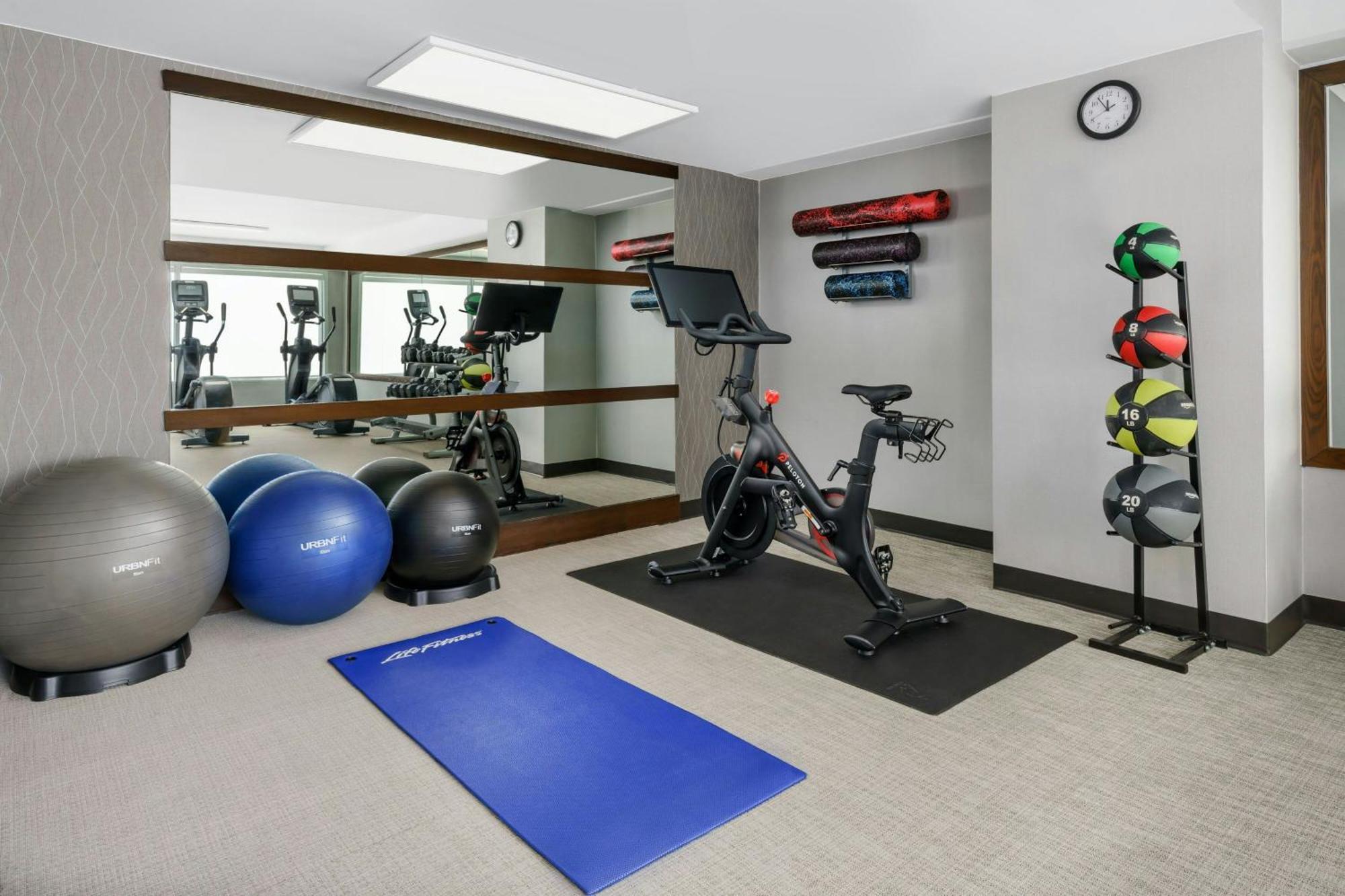 Courtyard By Marriott Los Angeles Woodland Hills Bagian luar foto