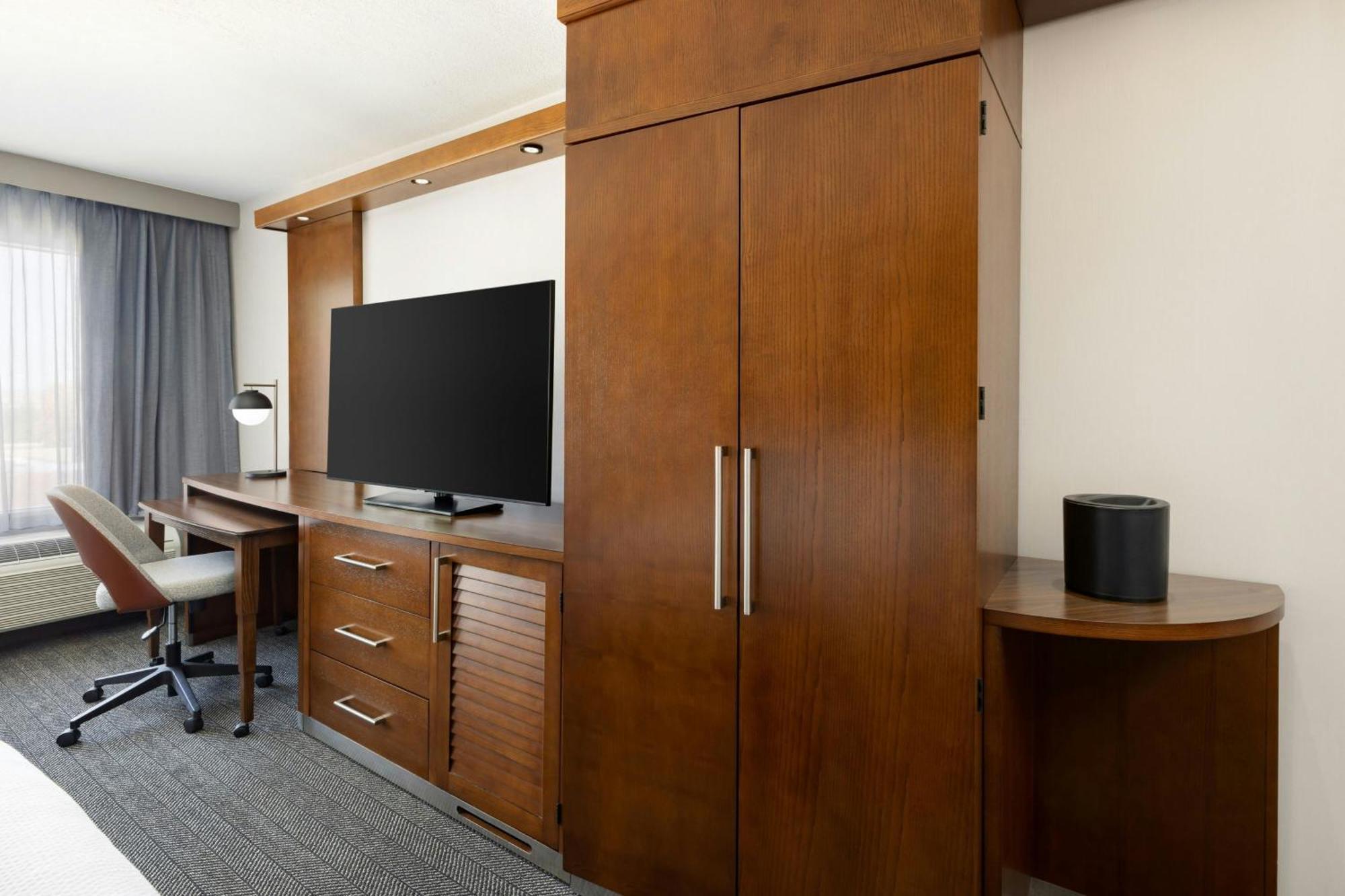 Courtyard By Marriott Los Angeles Woodland Hills Bagian luar foto
