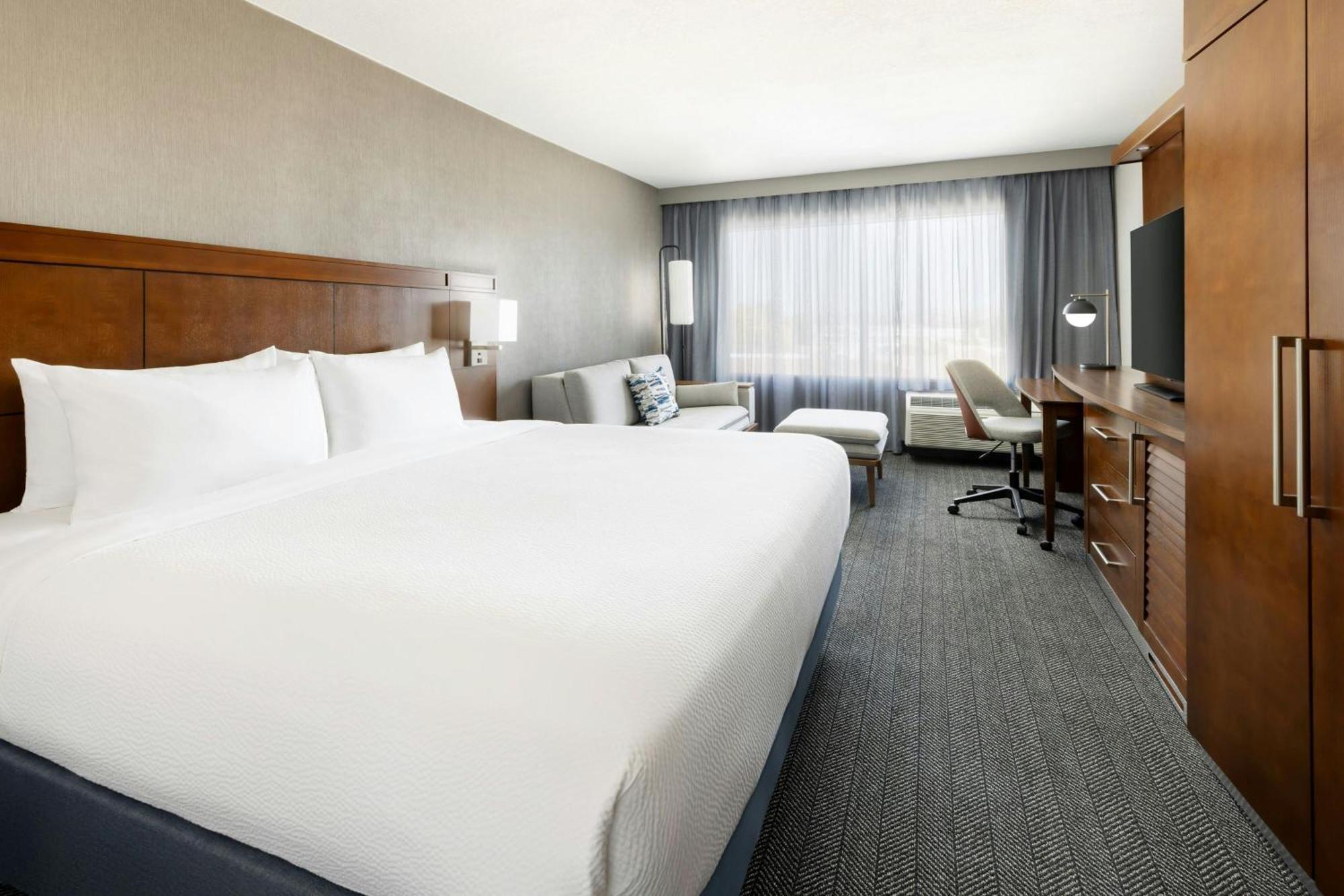 Courtyard By Marriott Los Angeles Woodland Hills Bagian luar foto