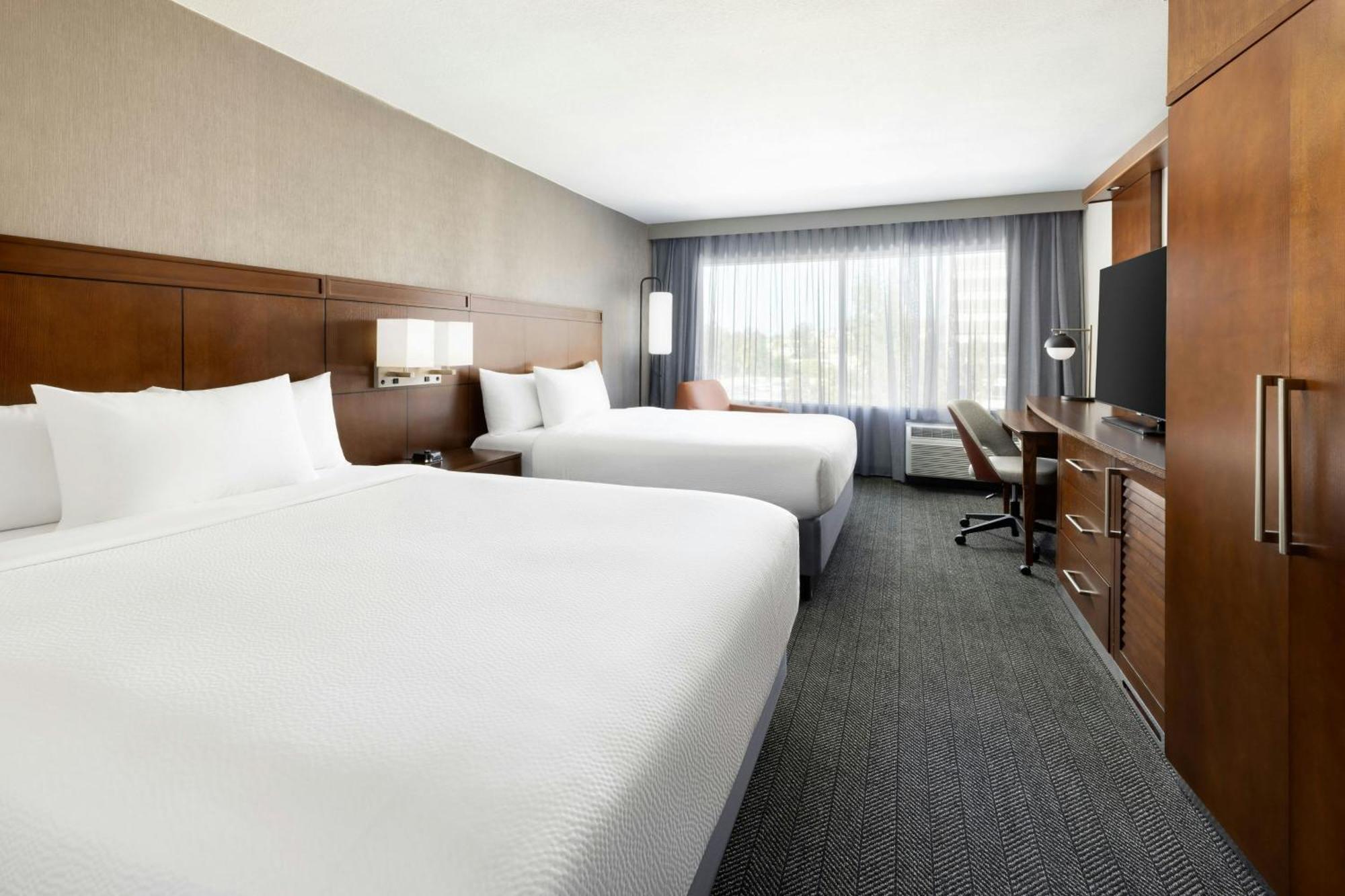 Courtyard By Marriott Los Angeles Woodland Hills Bagian luar foto