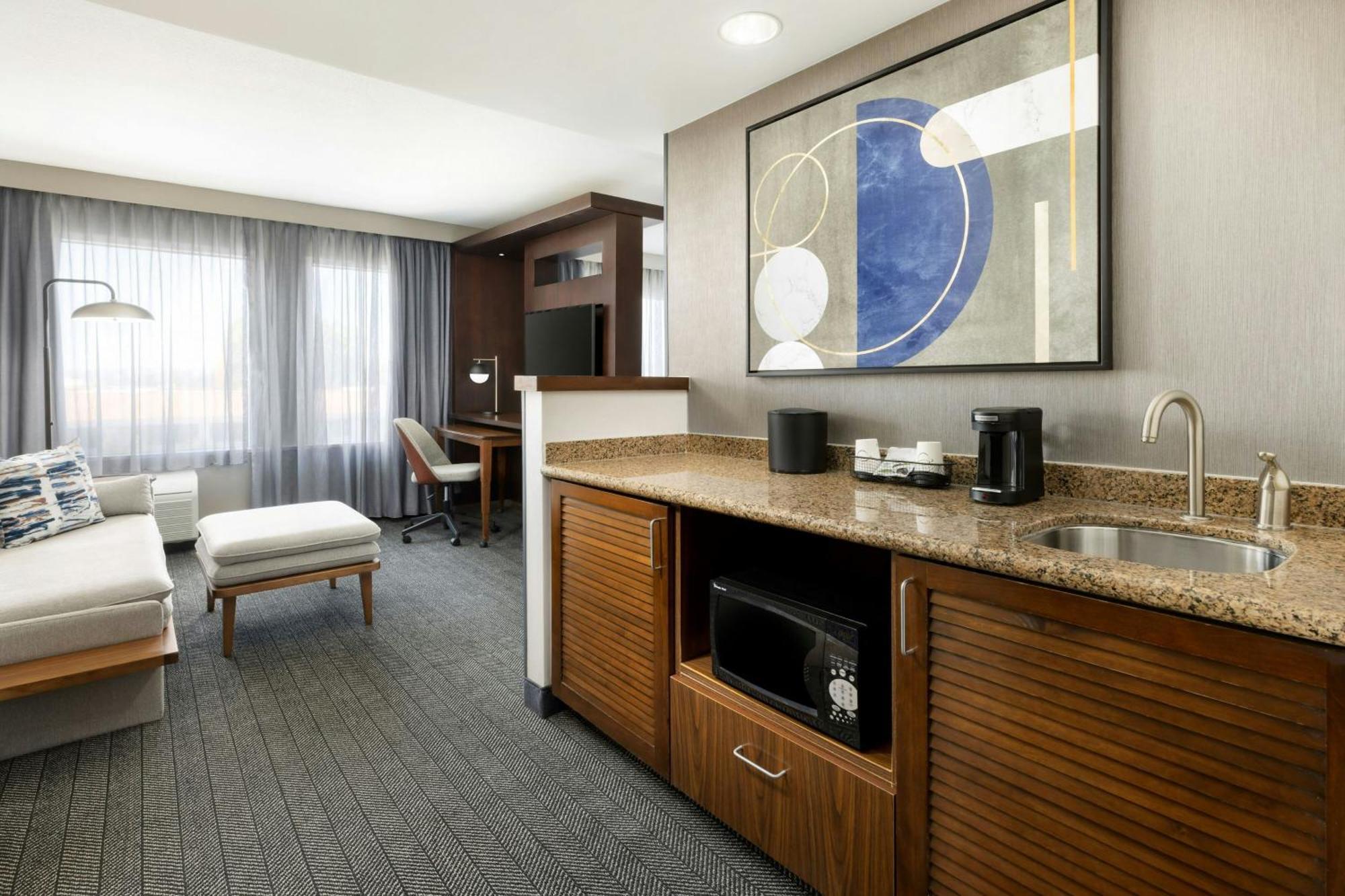 Courtyard By Marriott Los Angeles Woodland Hills Bagian luar foto