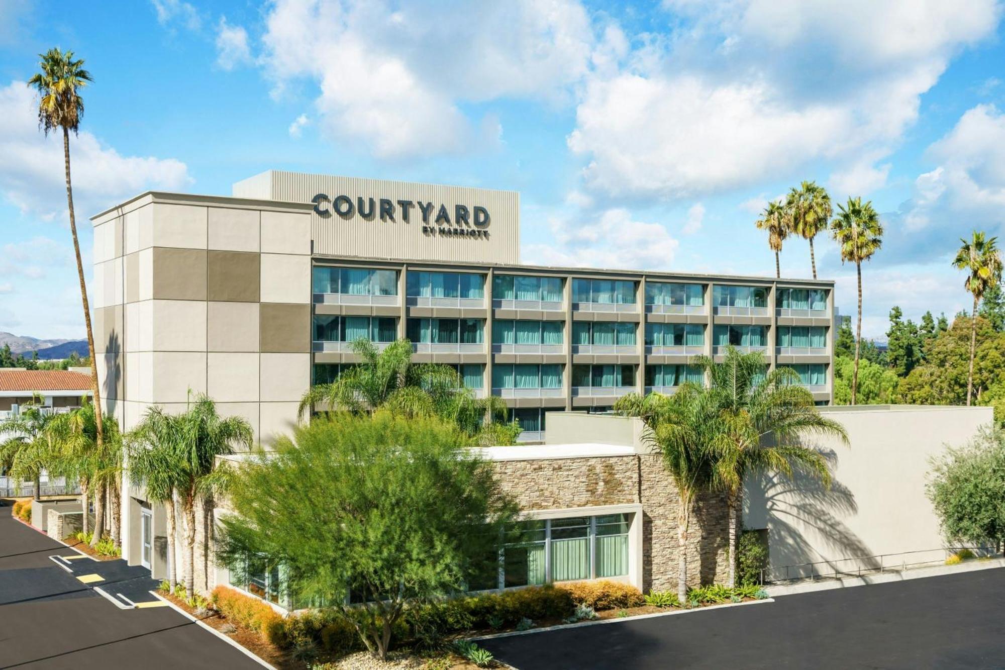 Courtyard By Marriott Los Angeles Woodland Hills Bagian luar foto